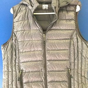 32 Degrees women’s packable vest with hood